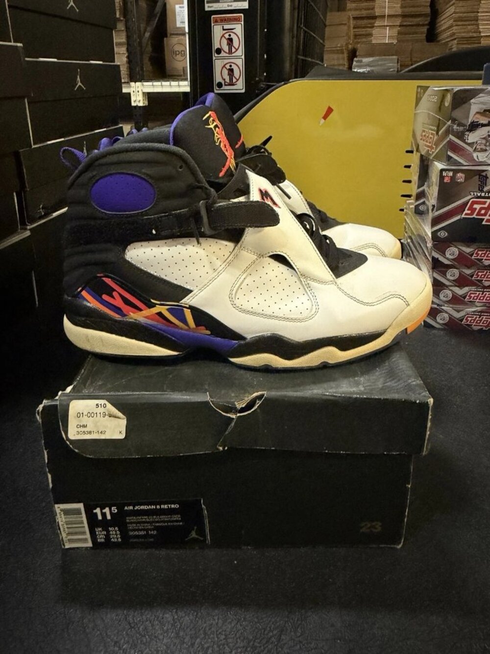 WORN Men’s Air Jordan 8 Retro Three Peat 305381-142 Size 11.5 DMG BOX